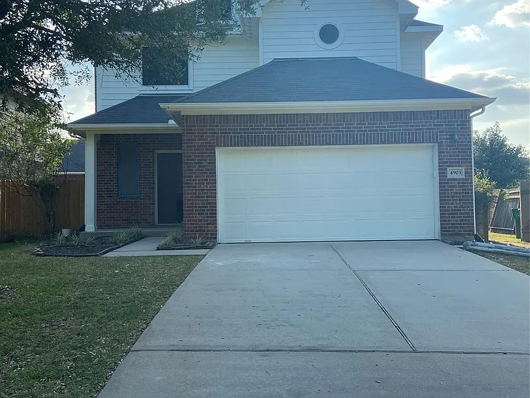 4903 Summer Ridge Dr — Photo 2