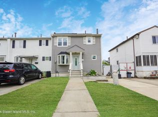 124 Ada Dr, Staten Island, NY 10314