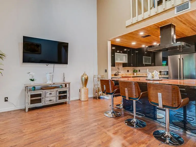 15080 Riverbend Blvd — Photo 8