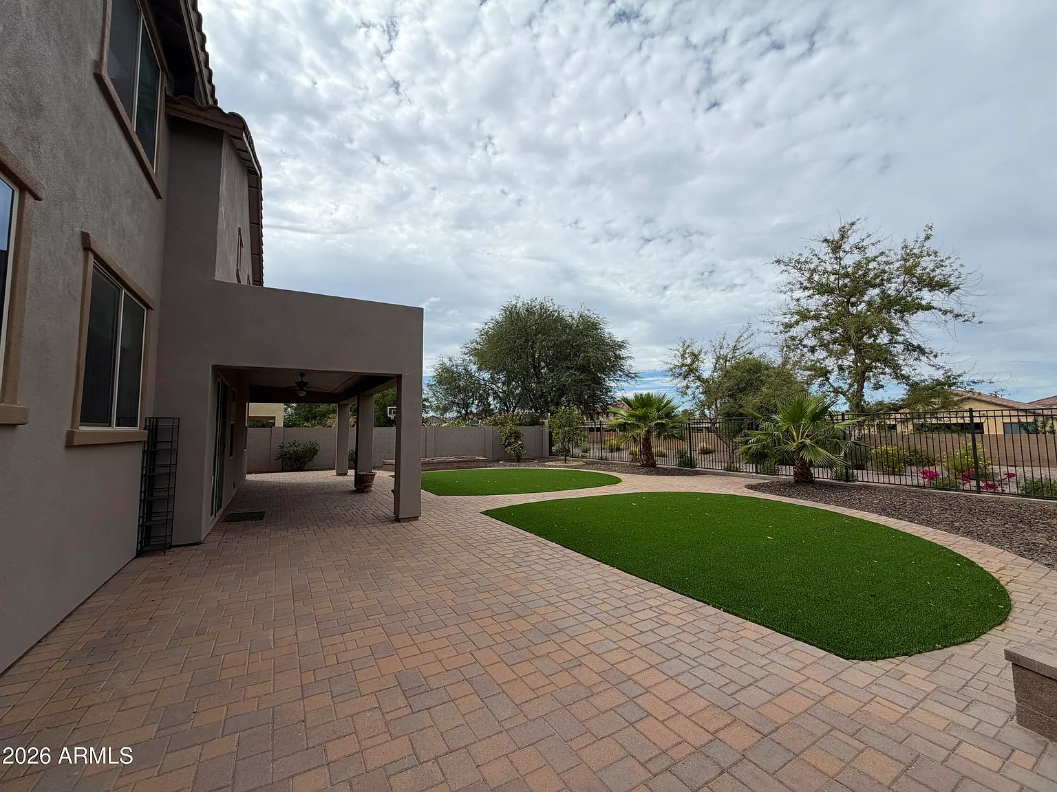 5 bed, 4.0 bath, 3960 sqft, $3,850 — Photo 2