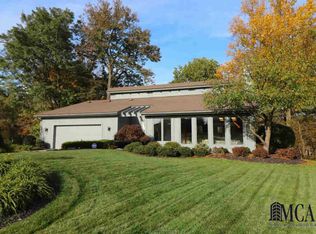 7002 Streamview Dr, Lambertville, MI 48144