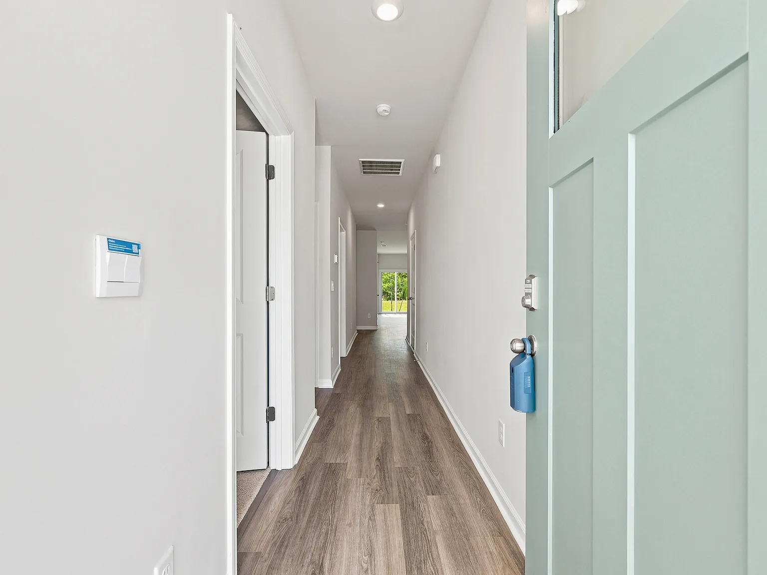 3 bed, 1281 sqft, $1,850 — Photo 2