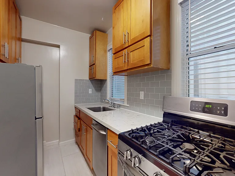 2242 Polk St #311 — Photo 2