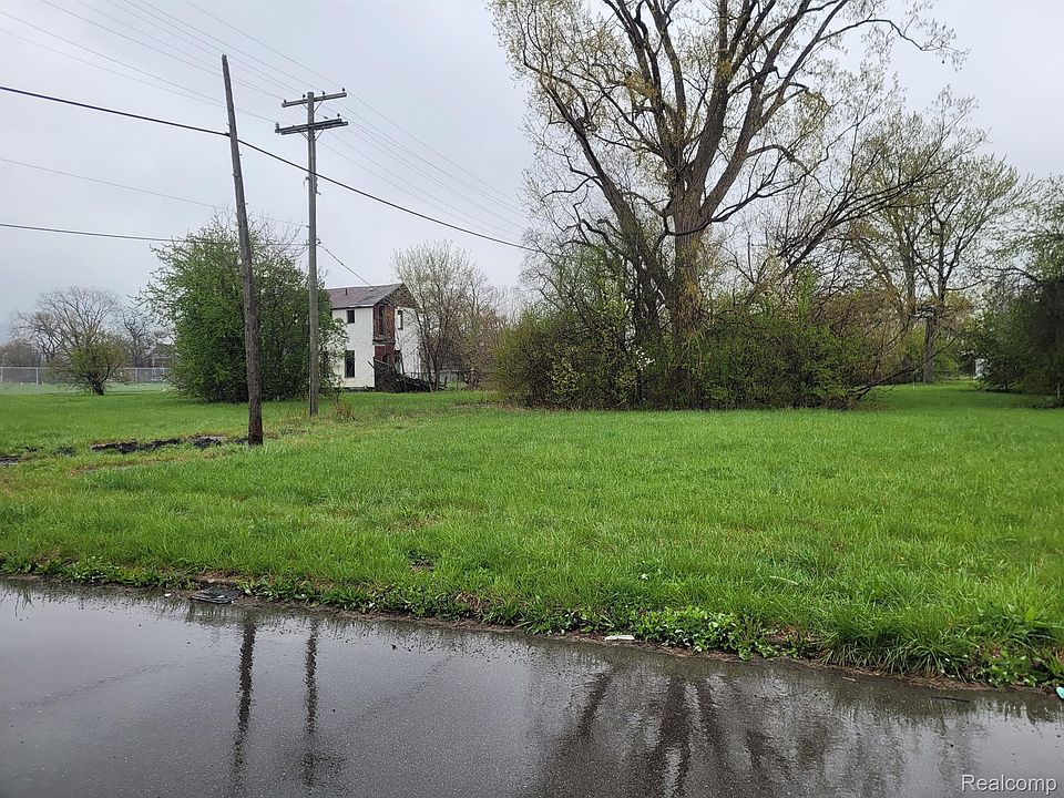 1st image of 2427 Ash St