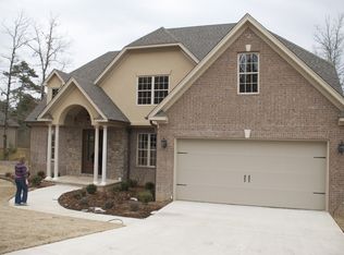 13901 Foxfield Ln, Little Rock, AR 72211