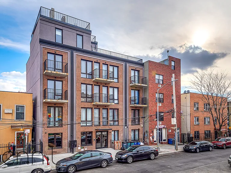 100 Suydam St #3L — Photo 12