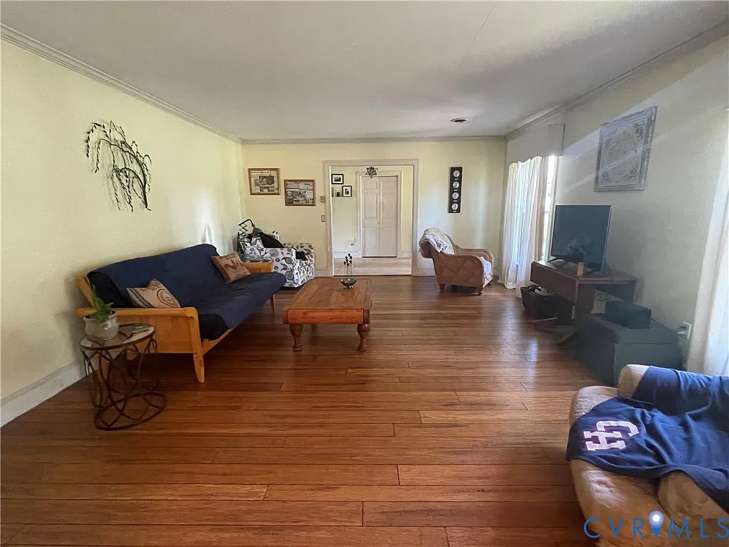 3 bed, 2.5 bath, 2691 sqft, $2,300 — Photo 4