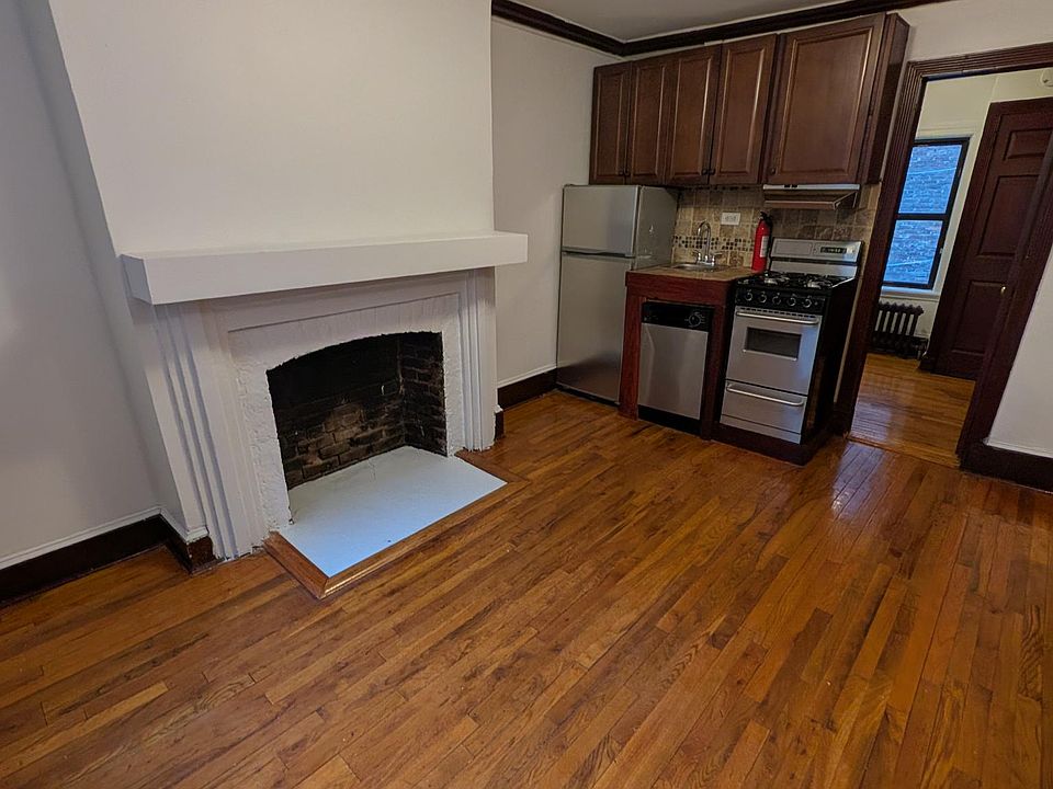 1st image of 113 1/2 W 15th St APT 1W
