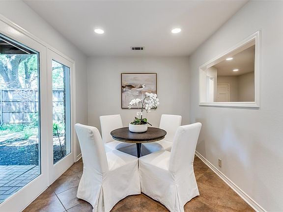 3rd image of 9717 Robin Hill Cir