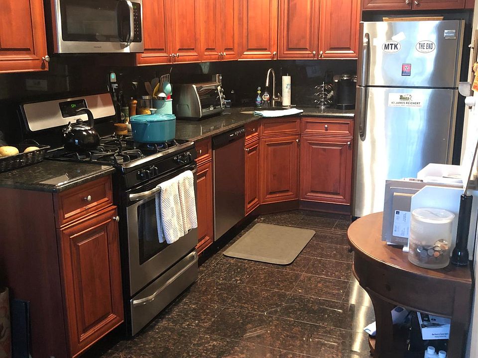 1st image of 1421 Broadway APT 2R