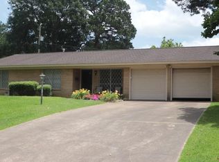 814 Diane Dr, Wake Village, TX 75501