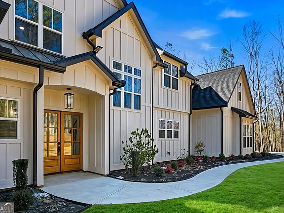 2nd image of 5567 Tyree Rd