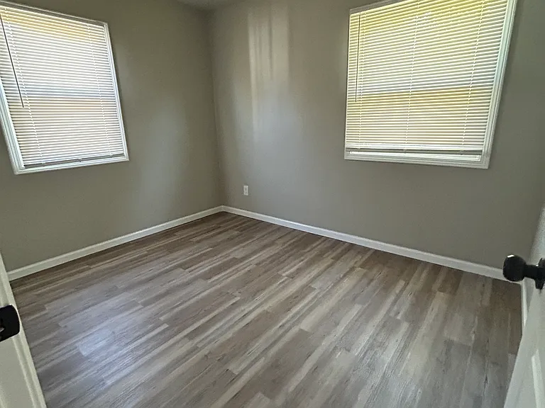 1336 E 51st Pl — Photo 11