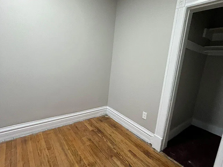 684 2nd Ave #2 — Photo 7