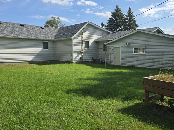 910 Bluff St, Graceville, MN 56240
