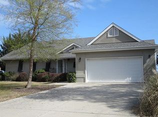 119 Soundview Dr, Hampstead, NC 28443