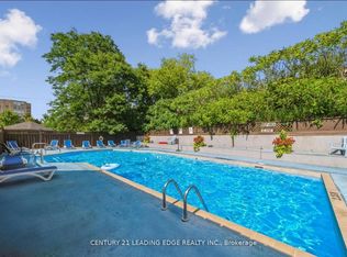 175 Cedar Ave #302, Richmond Hill, ON L4C 9V3