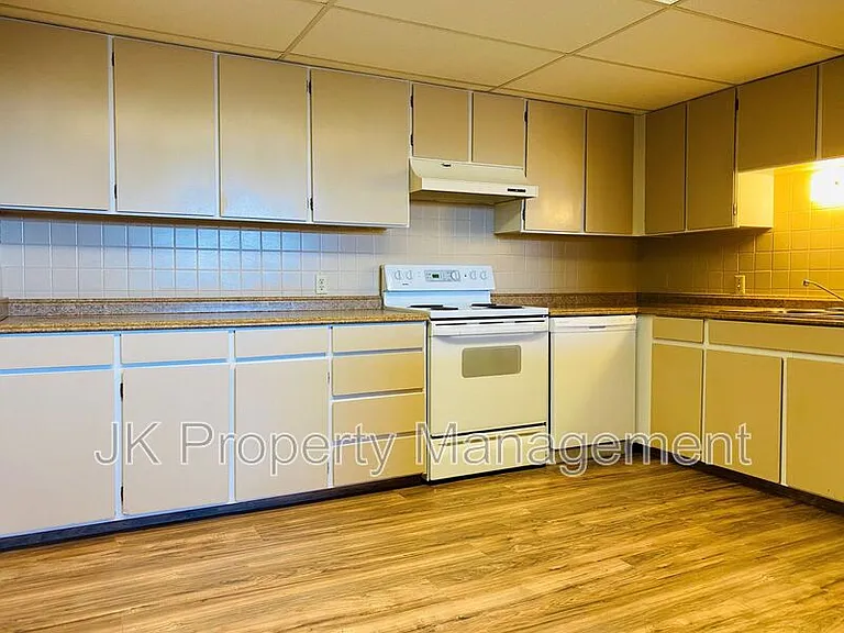 1401 2b St S #21 — Photo 9
