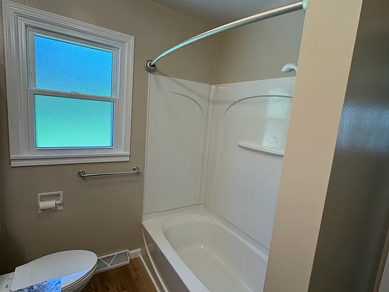 410 E Lincoln St — Photo 5