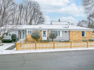 11 Smyles Dr, Rochester, NY 14609