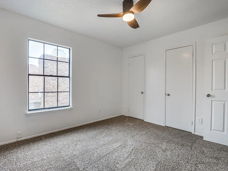 434 Wellington Dr — Photo 10