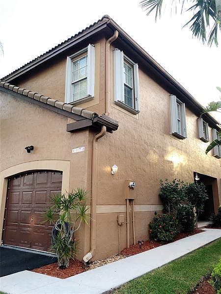 1st image of 1372 Veracruz Ln