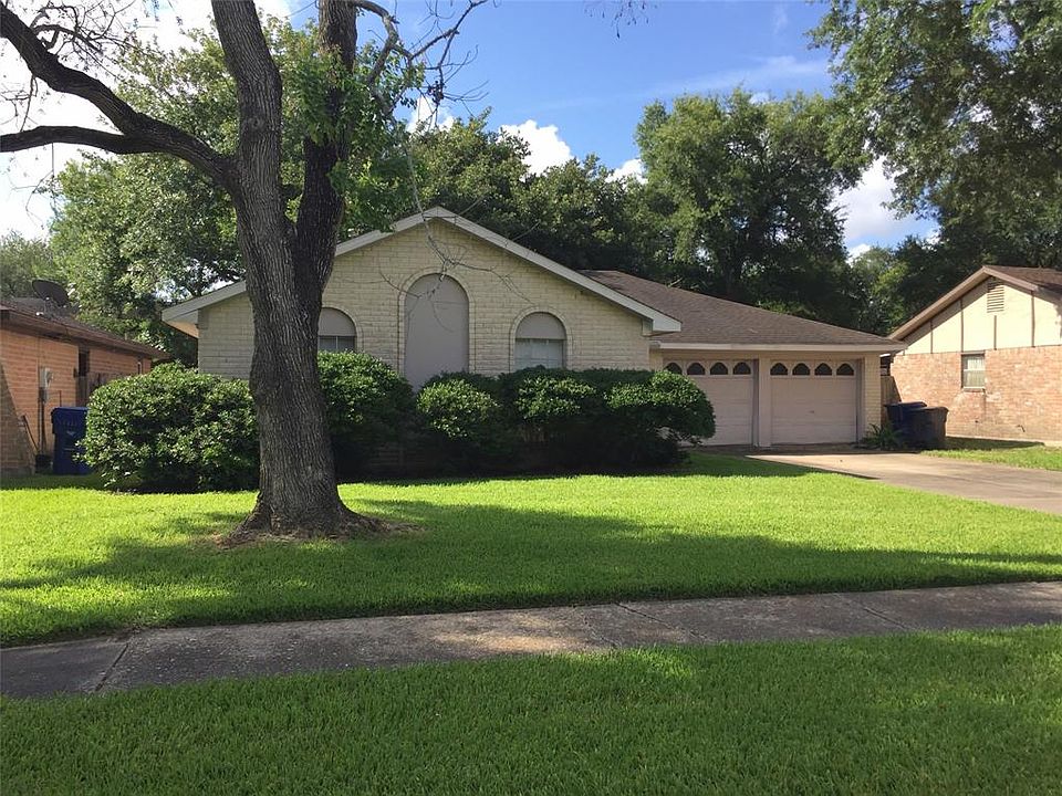 1st image of 2327 Fairgreen Dr