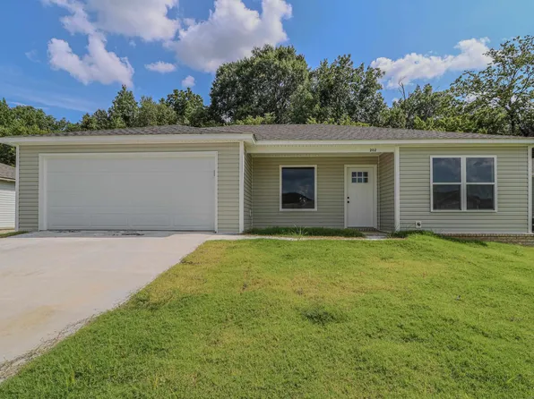 202 Formon Dr, Paragould, AR 72450