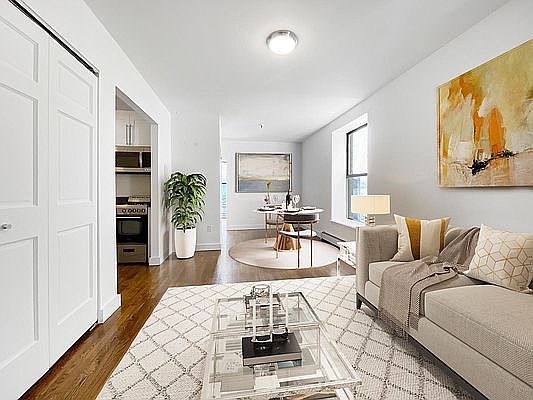 1st image of 315 W 113th St #4E