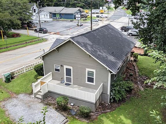 5th image of 1070 Forrest Ave