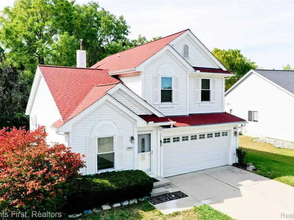8543 Barrington Dr, Ypsilanti, MI 48198