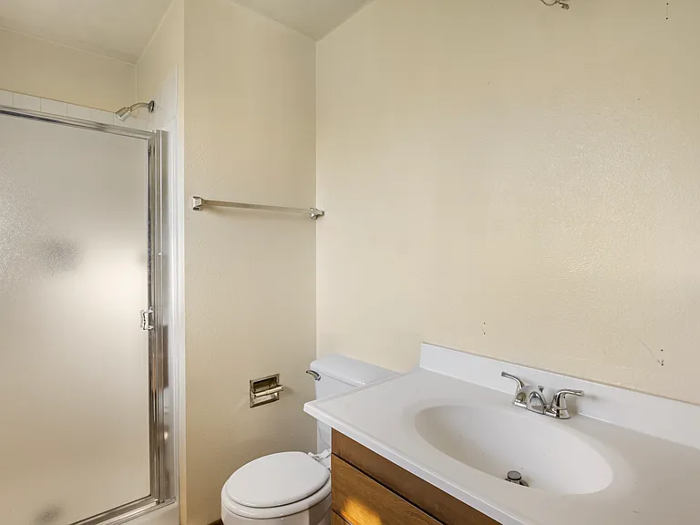 8818 NE 144th St — Photo 12