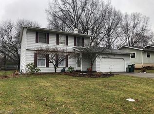 860 Fox Glove Cir, Barberton, OH 44203