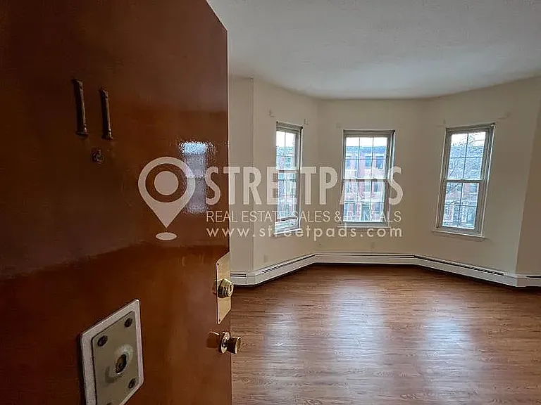 50 S Huntington Ave #11 — Photo 7