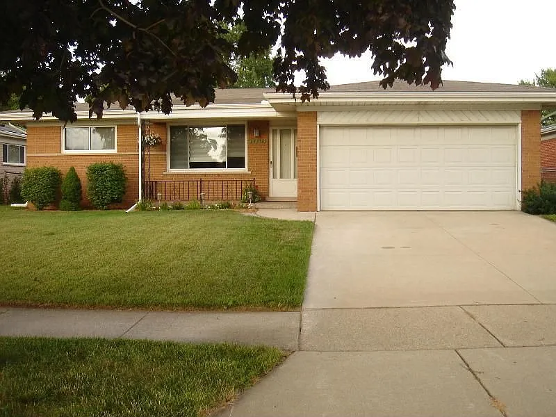 28858 Gail Dr photo 1