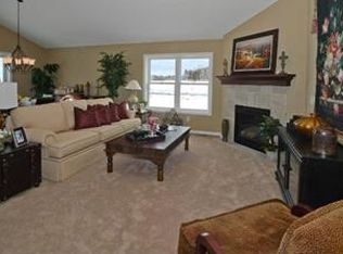 1025 Wyncrest Ct, Woodbury, MN 55129