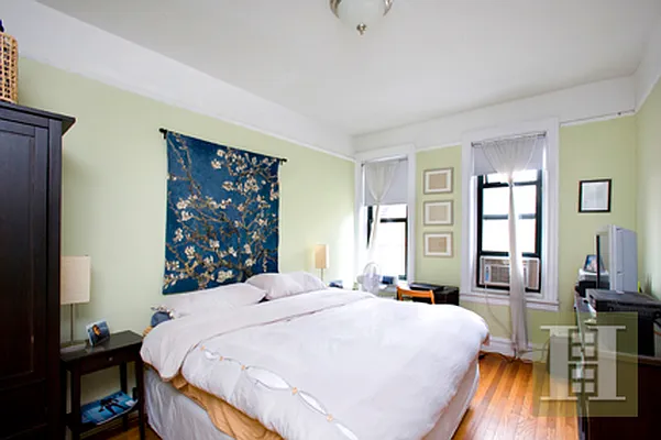 Rented by Halstead Real Estate | media 15