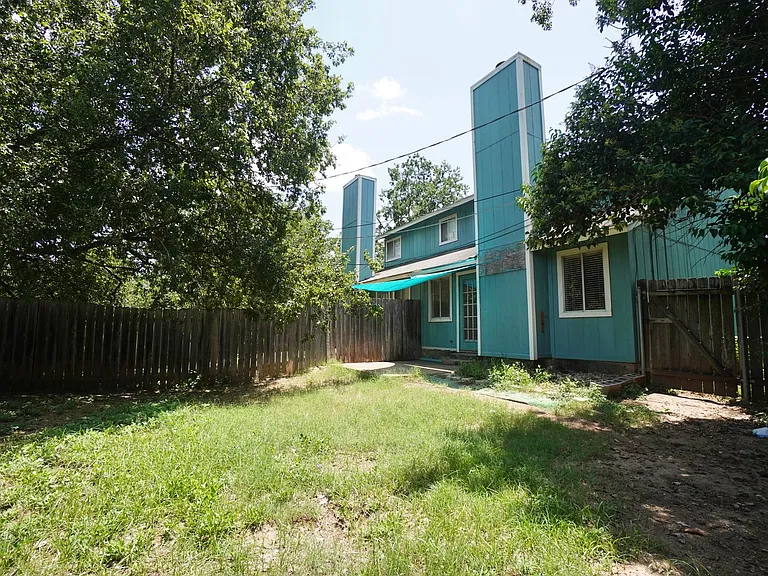 7602 Woodstone Cv #A — Photo 29