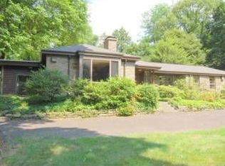 8134 Cedar Rd, Elkins Park, PA 19027
