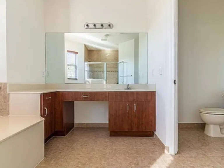 2700 SW 156th Pl — Photo 5