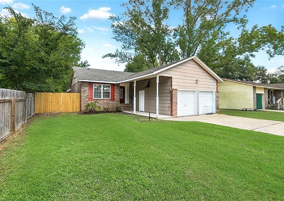 1st image of 4022 Parkbrook Dr
