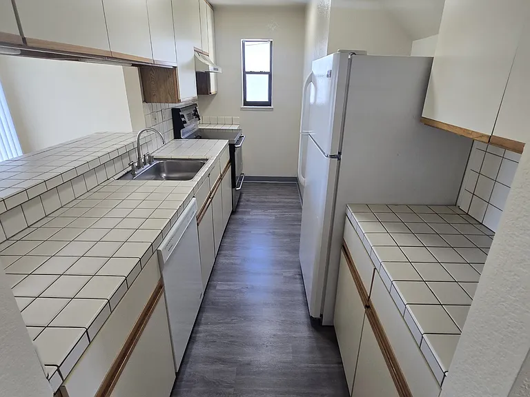 574 Chestnut St #6 — Photo 5