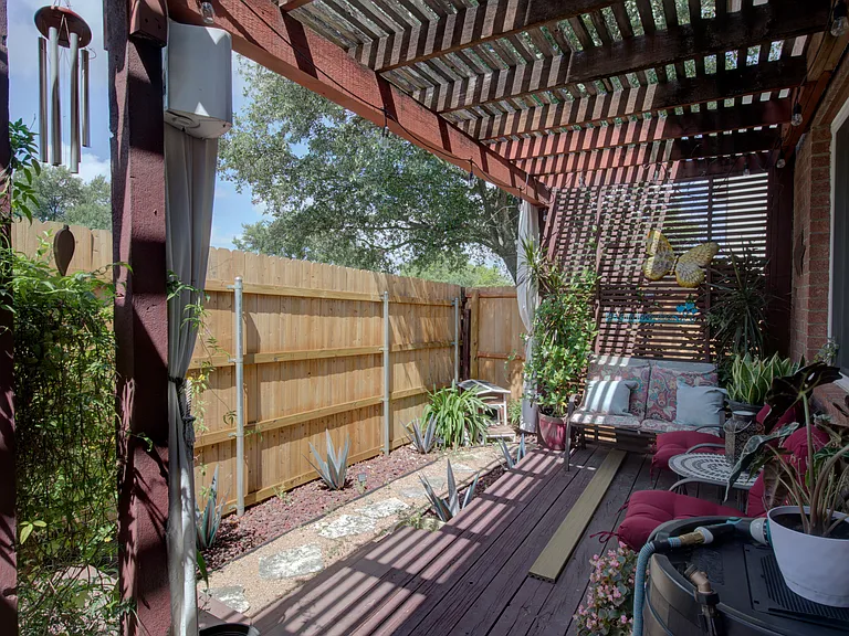 1021 Sweet Melissa Dr — Photo 20