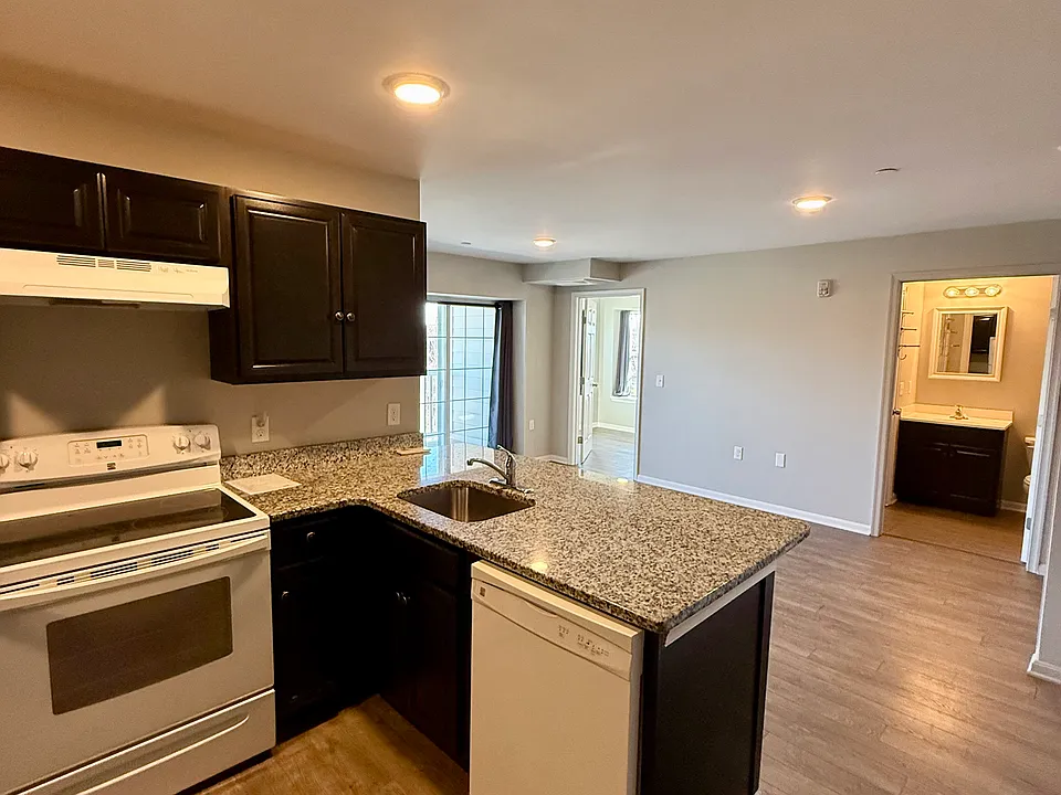 460 Main St #1000-B