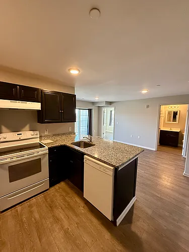 460 Main St #1000-B Photo 1