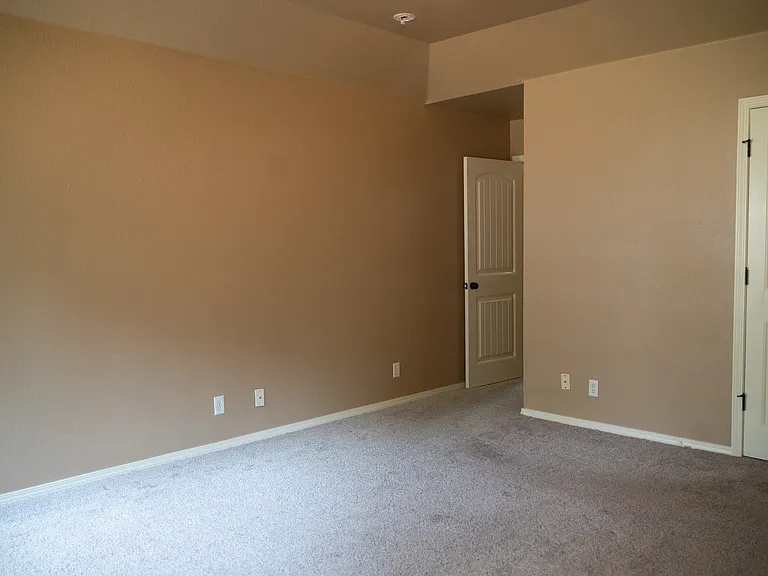 8328 S Gardenia Ave — Photo 10