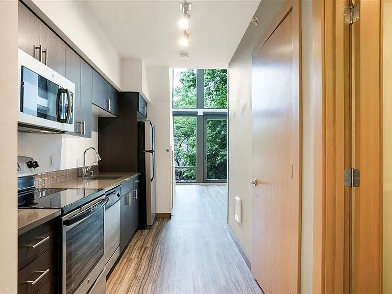 The Blake Apartments — Photo 7
