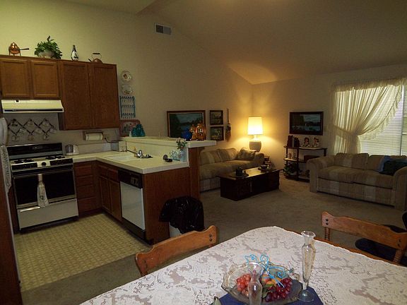 5th image of 15641 Half Moon Dr