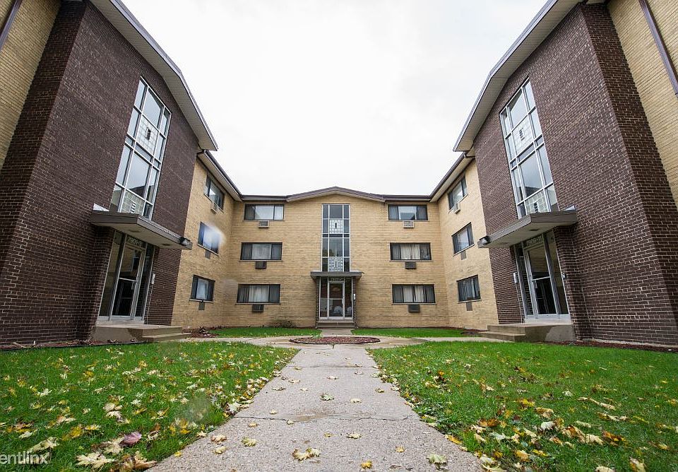 7901 S Dobson Apartments Chicago Exterior_1