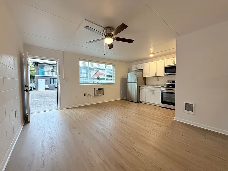 Living Room/Kitchen